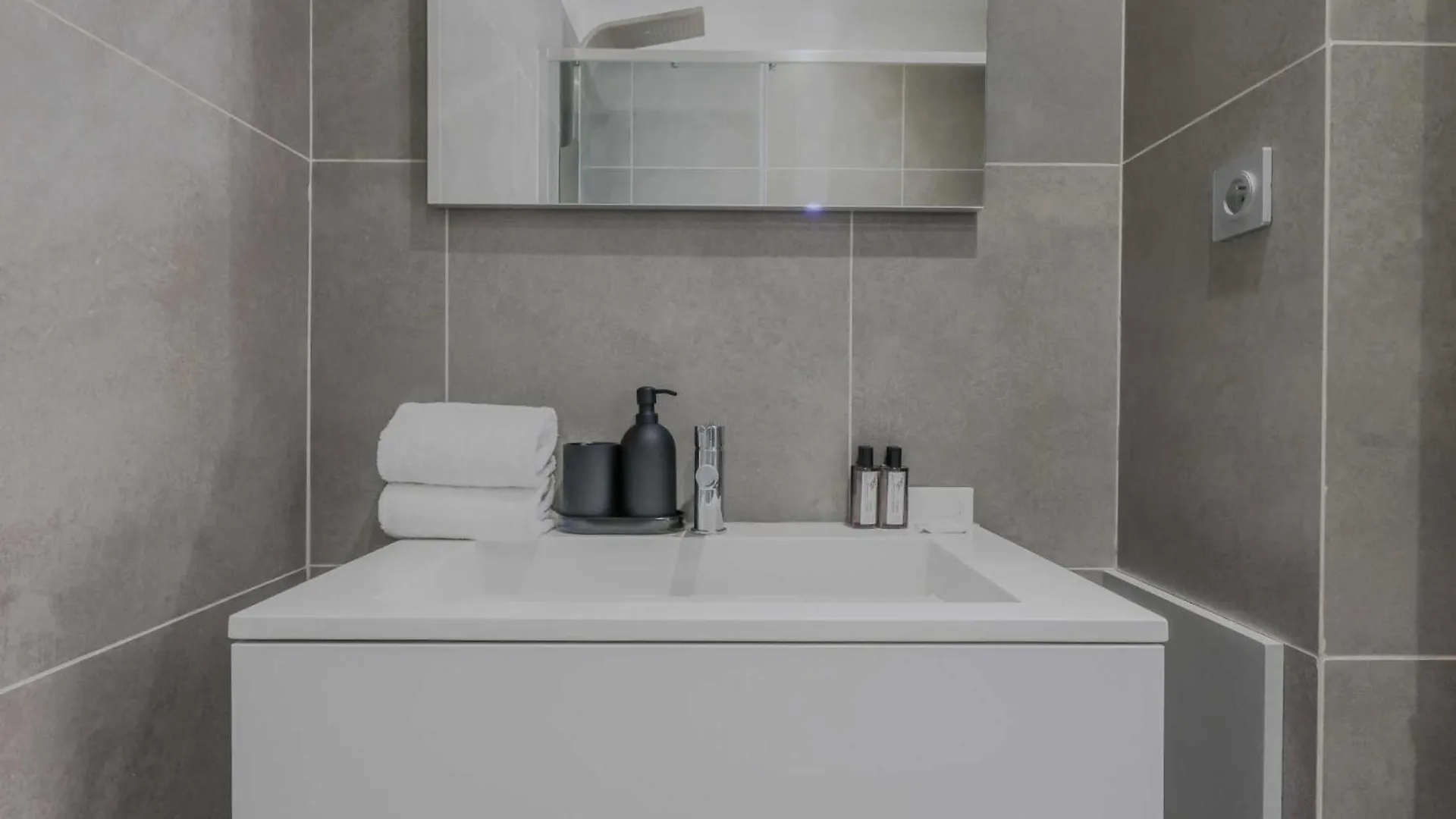 Spacious Apartment - 5Br-12P - Trocadero Paris France