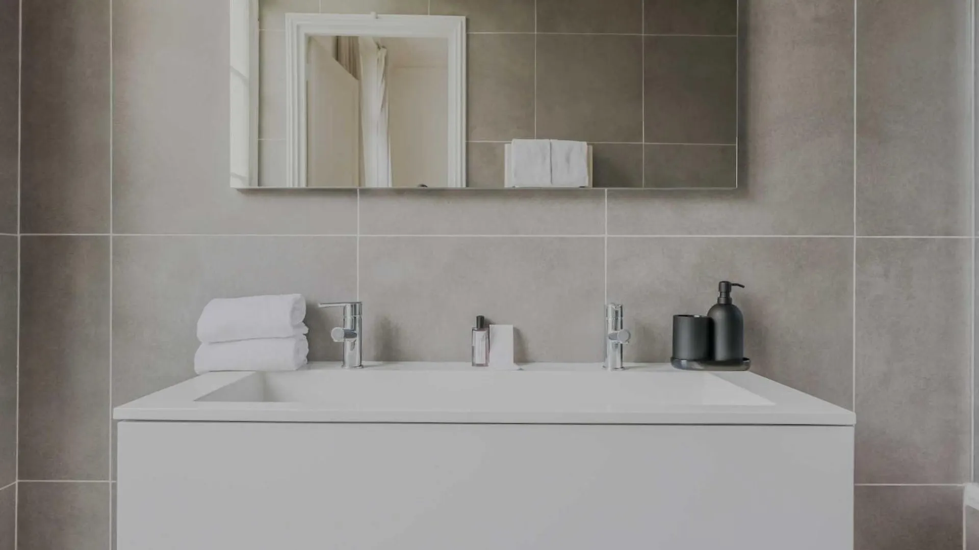 Spacious Apartment - 5Br-12P - Trocadero Parijs