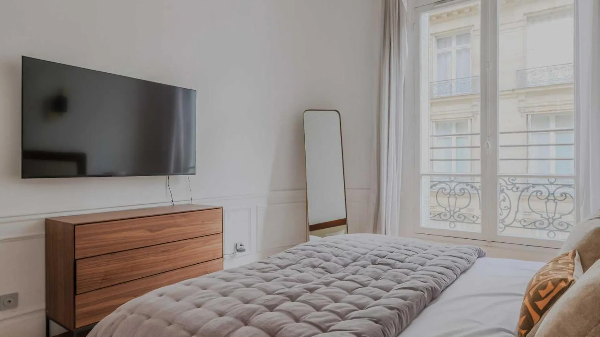 Spacious Apartment - 5Br-12P - Trocadero Paříž 0*,  Francie