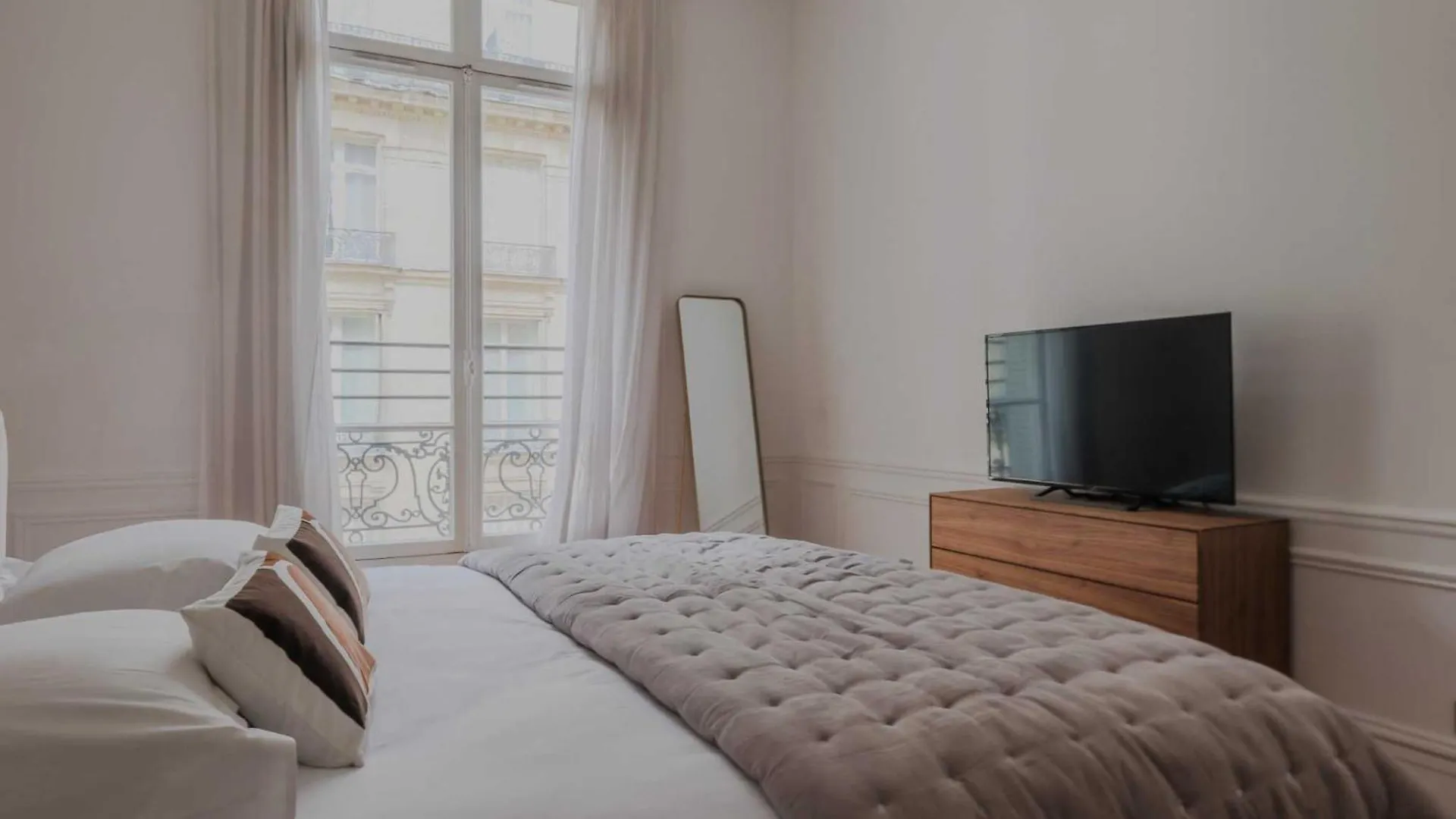 Spacious Apartment - 5Br-12P - Trocadero Parijs